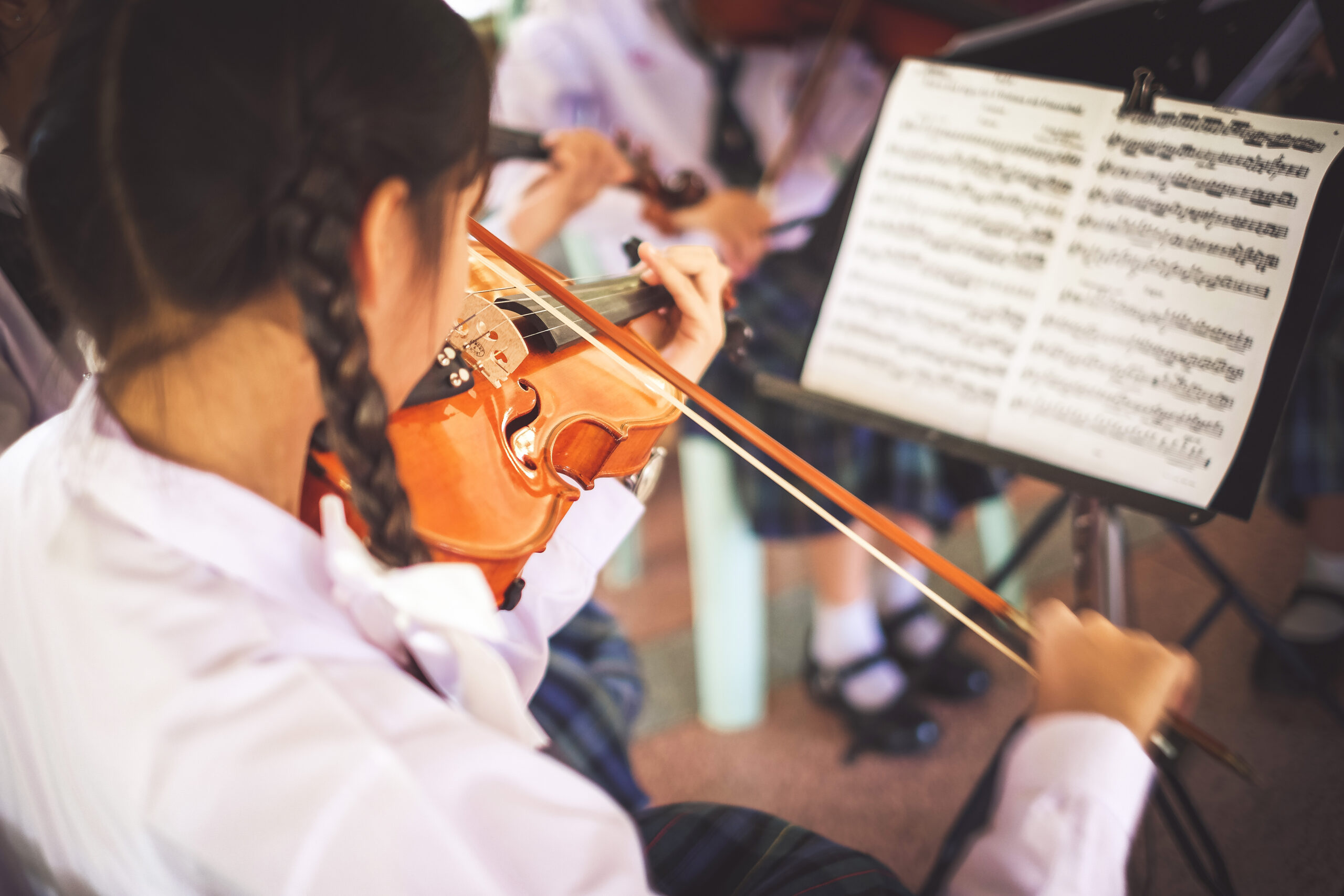 Alunos de periferia abrem caminhos na mais antiga escola de música do DF